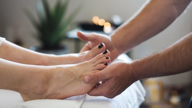 Massaggio oratorico piedi e gambe.... Tel:3417770777