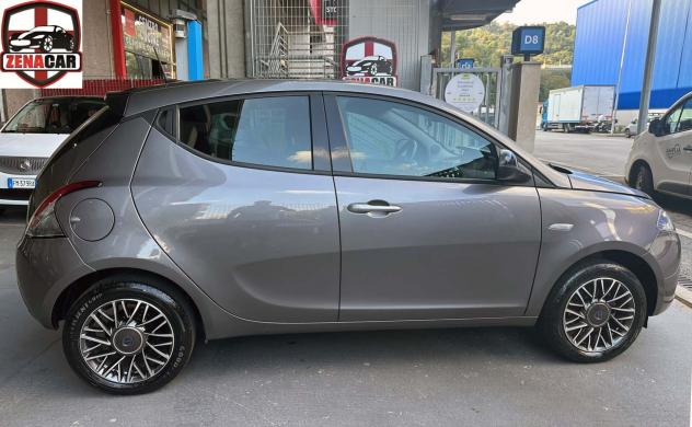 Lancia Ypsilon 1.0 FireFly 5 porte S&S Hybrid Gold Plus Telecamera Cerchi in lega Car Play - Foto 4