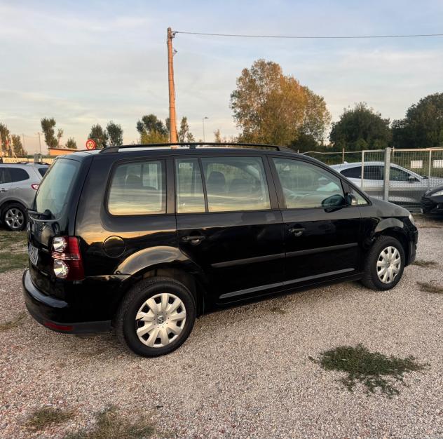 Volkswagen Touran 2.0 Trendline Ecofuel 7 P.ti - Foto 6