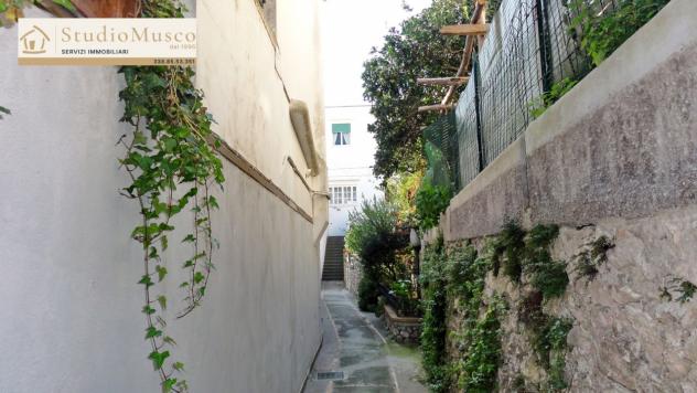 APPARTAMENTO di 5 vani e di 110 mq (CAPRI) rif. CVDBM_1 - Foto 2
