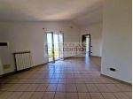 Casa indipendente con terreno e cantine