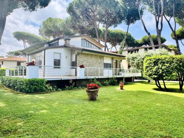 Villa in vendita a Lido di Camaiore - Camaiore 240 mq Rif: 1386312