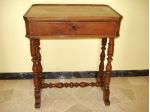 Mobiletto antico 800 Luigi Filippo in noce con magnifiche gambe tornite