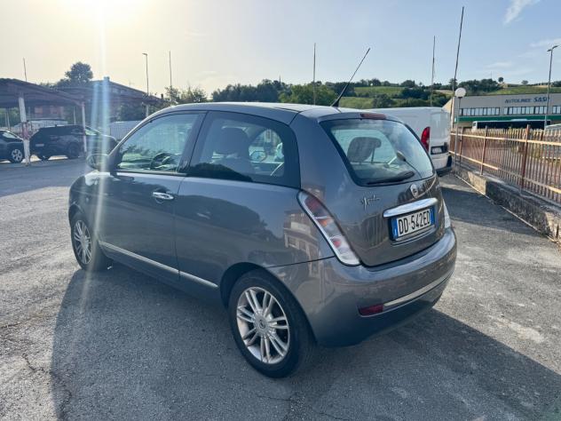 Lancia Ypsilon 1.3 MJT 90 CV Platino - Foto 4