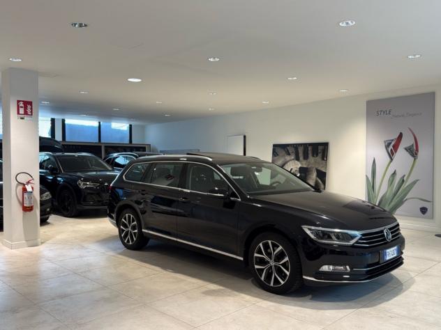 Volkswagen Passat Variant 2.0TDI 190cv SCR DSG Elegance Tetto Pelle - Foto 2