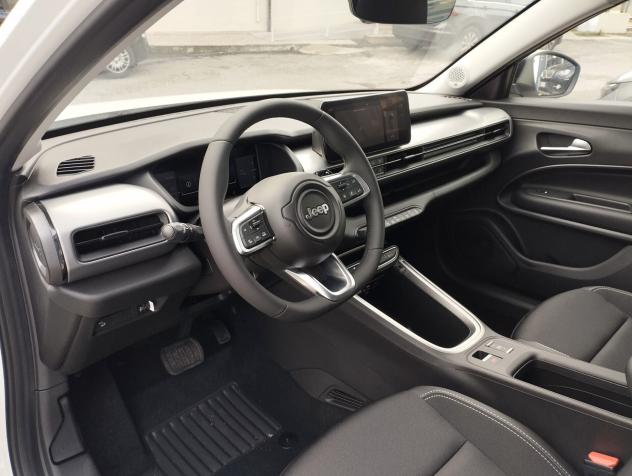 Jeep Avenger 1.2 Turbo MHEV Altitude - Foto 8