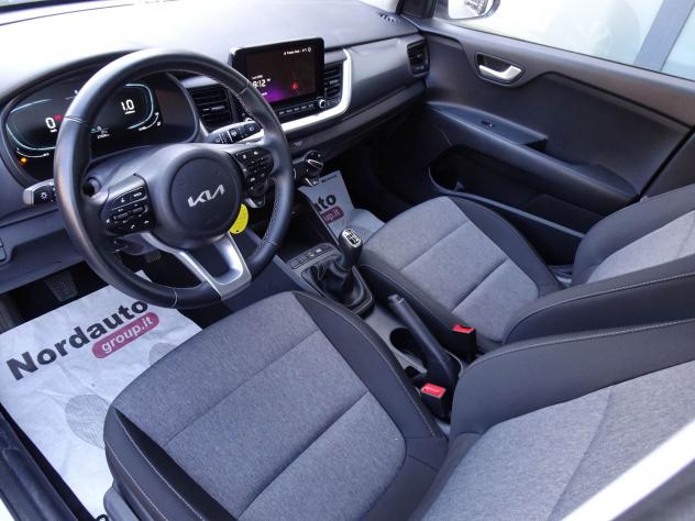 Kia Stonic 1.0 T-GDi 100 CV MHEV MT Urban - Foto 6