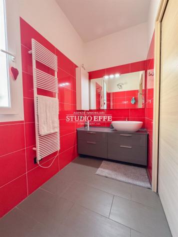 Villa indipendente con parco completamente ristrutturata - Foto 19