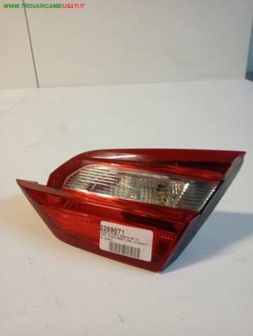 FANALE POST. PARTE INT. D. 2269071 Parti elettriche  Fanaleria  Fanali  Fanale post. dx. FORD - FIESTA RESTYLING - 01-08-2017 -