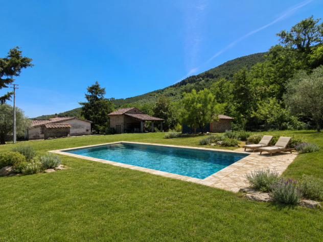 Rustico in vendita a Buti 300 mq Rif: 1419343