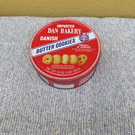 SCATOLA IN LATTA DELLA BUTTER COOKIES IMPORTED DAN BAKERY DANISH -