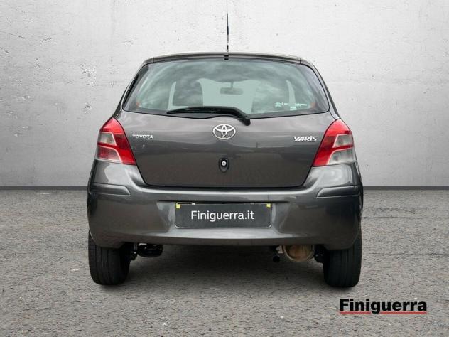 Toyota Yaris Yaris 3p 1.3 dual Sol - Foto 3