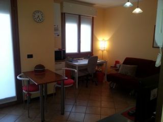 Privato AFFITTA  Elegante MONOLOCALE -  ZONA CAMPUS