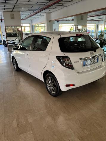 Toyota Yaris 1.4 D-4D 5 porte Lounge - Foto 9