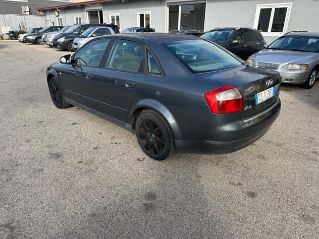 Audi A4 2.5 V6 TDI - Foto 5