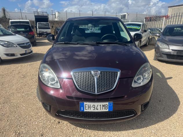 Lancia Ypsilon 1.2 69 CV 5 porte GPL Ecochic Diva - Foto 2