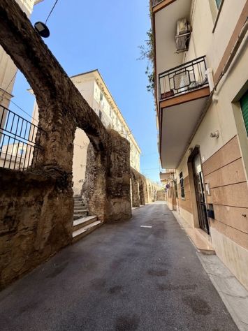 ELEGANTE APPARTAMENTO NEL CUORE DI SALERNO