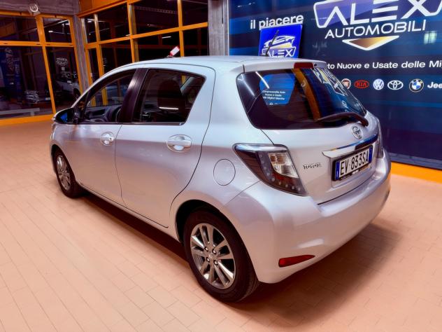 Toyota Yaris 1.4 D-4D 90cv Neopatentati - Foto 4