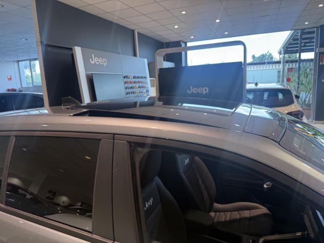 Jeep Avenger 4xe Hybrid 1.2 MHEV 4xe Upland KM0 - Foto 5