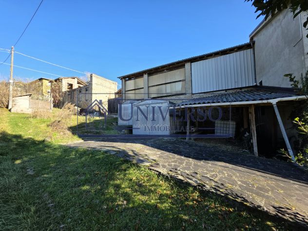 PORZIONE DI BIFAMILIARE ARREDATA CON BOX E TERRENO - Foto 7