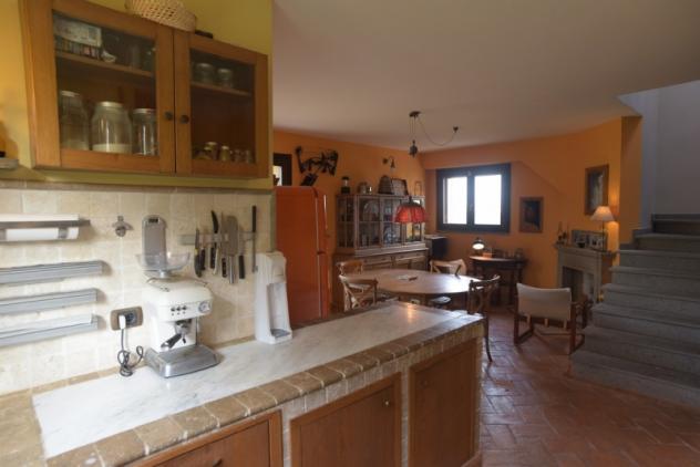 Orvieto - Vendesi abitazione indipendente su più livelli con terrazza e giardino in posizione tranquilla e panoramica nel circondario di Orvieto. CON - Foto 5