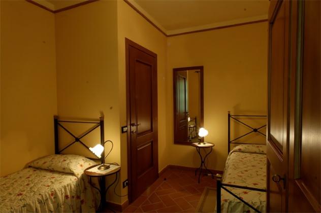 COLONICA di 20 vani e di 650 mq (PALAIA) rif. A 100 - Foto 15