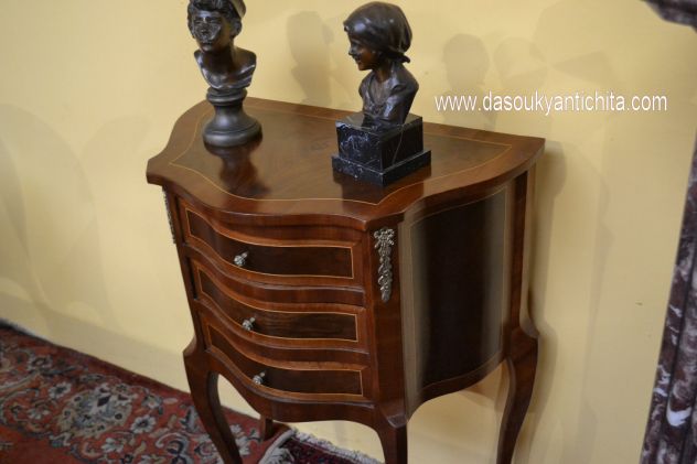 Tavolino-comodino a tre cassetti stile Luigi XV - Foto 4
