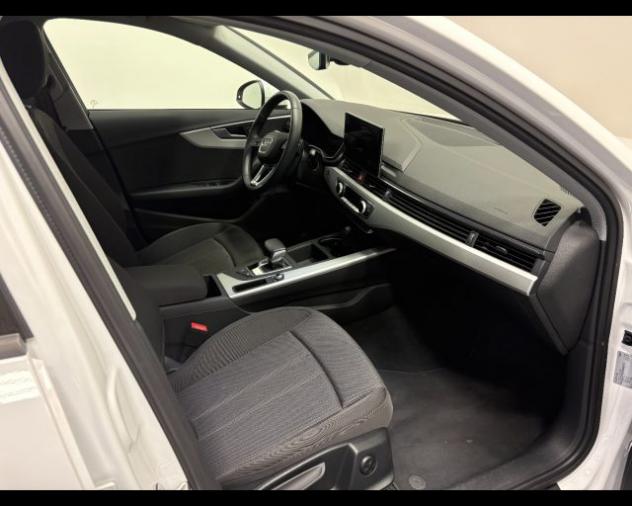 AUDI A4 AVANT 30 TDI MHEV S-TRONIC BUSINESS rif. 23819133 - Foto 4