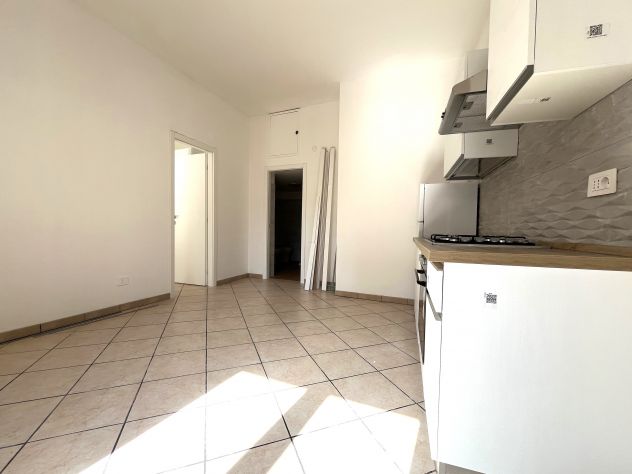 Capezzano - bilocale ristrutturato e arredato con balcone - Foto 9