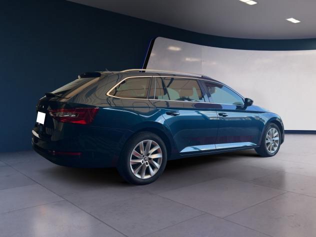 Škoda Superb Wagon 2.0 TDI EVO Executive 200 CV DSG - Foto 4