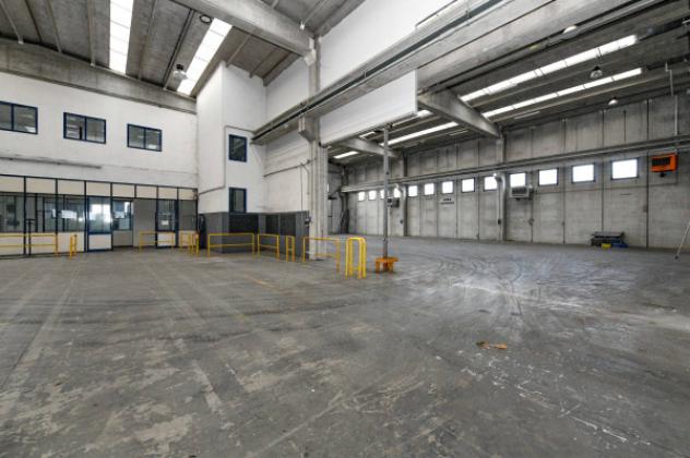Immobile di 9500 m² con più di 5 locali in vendita a Brescia - Foto 12