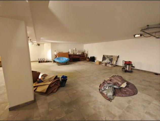Immobile in asta di 694 m² con più di 5 locali e box auto in vendita a Mirano - Foto 6