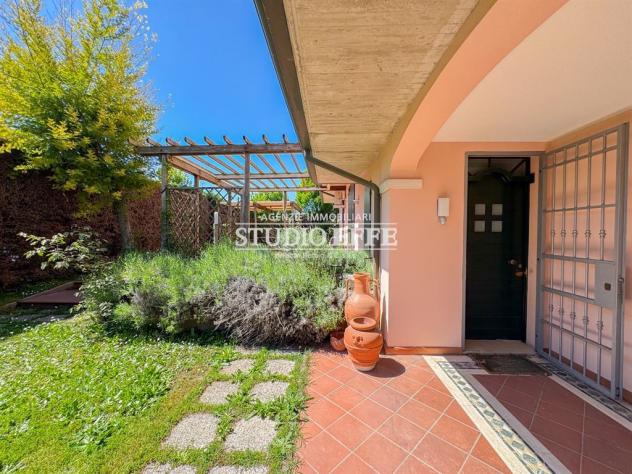 Villa ad angolo con giardino su 3 Lati - Foto 2