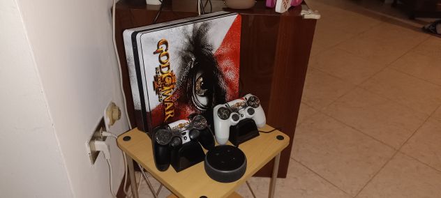 PlayStation 4 Slime 500 GB+2 controller