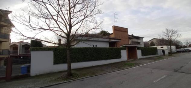Immobile in asta di 316 m² con più di 5 locali e box auto doppio in vendita a Mezzago - Foto 3