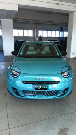 FIAT 600 600 1.2 hybrid La Prima 110cv auto - Foto 2