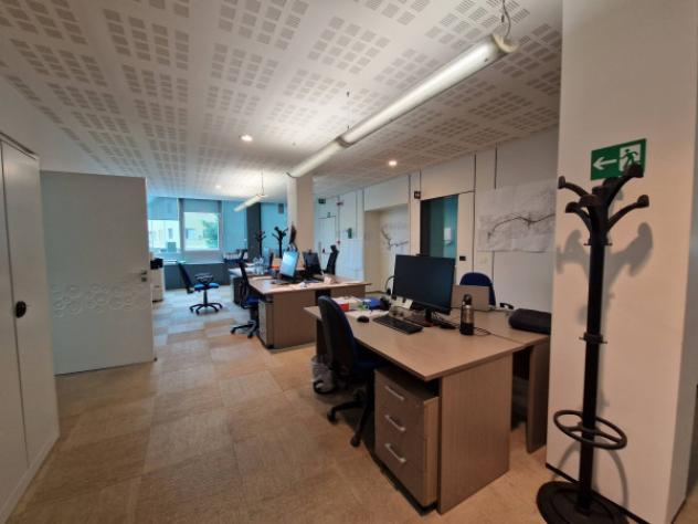 Immobile di 370 m² con più di 5 locali in affitto a Limbiate - Foto 11