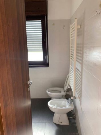 GUIDONIA BILOCALE NON ARREDATO CON TERRAZZO PRIVATO - Foto 4