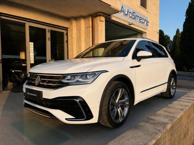 VOLKSWAGEN Tiguan 2.0 TDI 150 CV SCR DSG R-Line LUCI AMBIENTE rif. 23947271