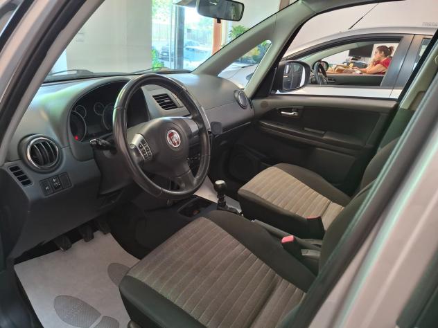 Fiat Sedici 2.0 MJT 16V DPF 4x4 Emotion - Foto 8