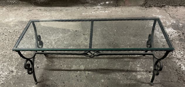Tavolino da salotto in ferro battuto con vetro