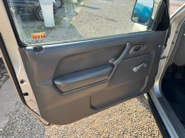 SUZUKI Jimny 1.3i 16V Lim.GPL rif. 23907018 - Foto 8