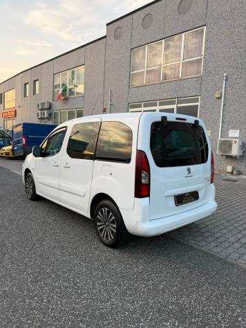 Peugeot Partner Tepee BlueHDi 100 ETG6 S&S Active - Foto 3