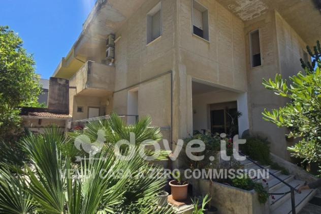 Villa di 235 m² con 5 locali e box auto in vendita a Erice