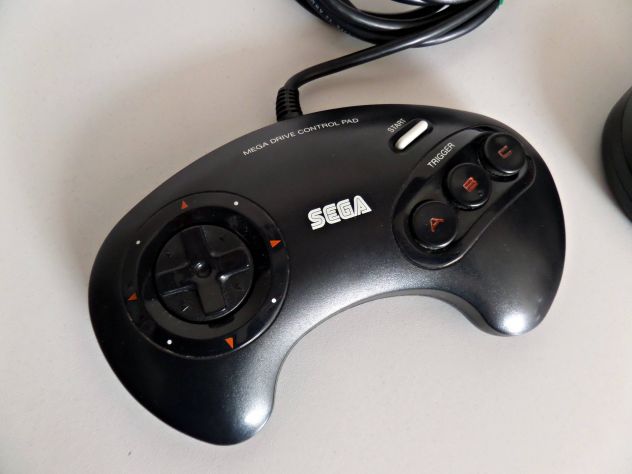 Joypad Sega Mega Drive (prima versione) originale, funzionante testato - Foto 2