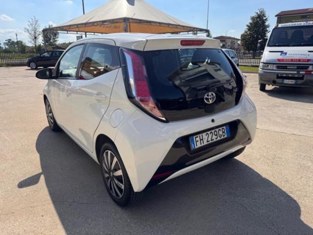 TOYOTA Aygo 1.0 VVT-i 69 CV 5 porte x-black TSS rif. 23803099 - Foto 5