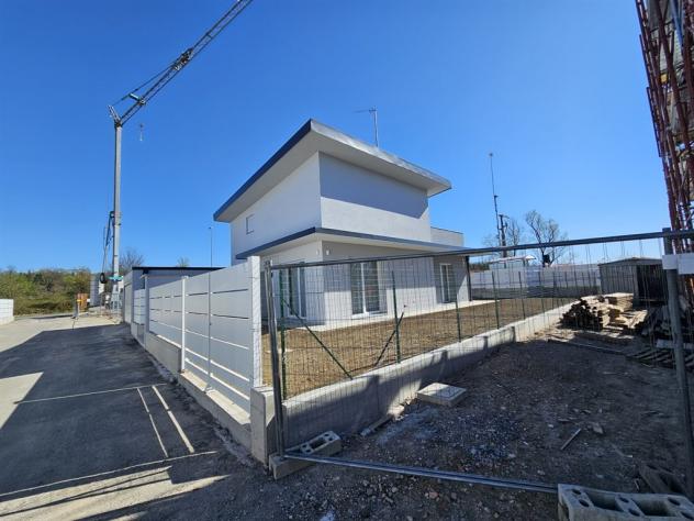 3 LOCALI IN VILLA BIFAMIGLIARE NUOVA CLASSE ENERGETICA "A" - Foto 7