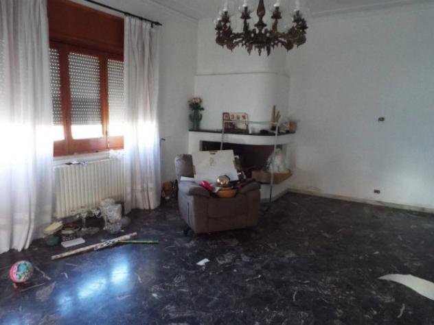 Immobile in asta di 261 m² con più di 5 locali e box auto in vendita a Lizzanello - Foto 4