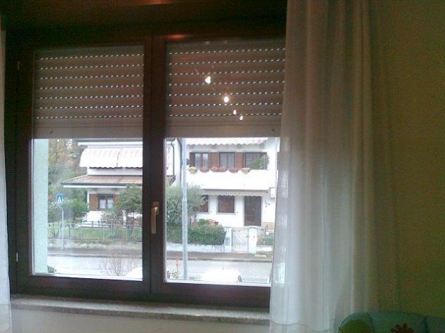 FINESTRE E PORTE E PARETE DIVISORIA NEGOZIO VENDO - Foto 4