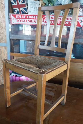 SEDIE IN LEGNO IMPAGLIATE